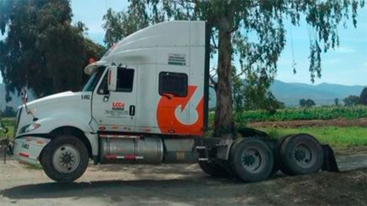 #Video Robo de tráiler desata persecución y balacera en Puebla