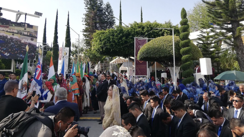 Iglesia La Luz del Mundo enaltece a su líder en festejos cargados de polémica