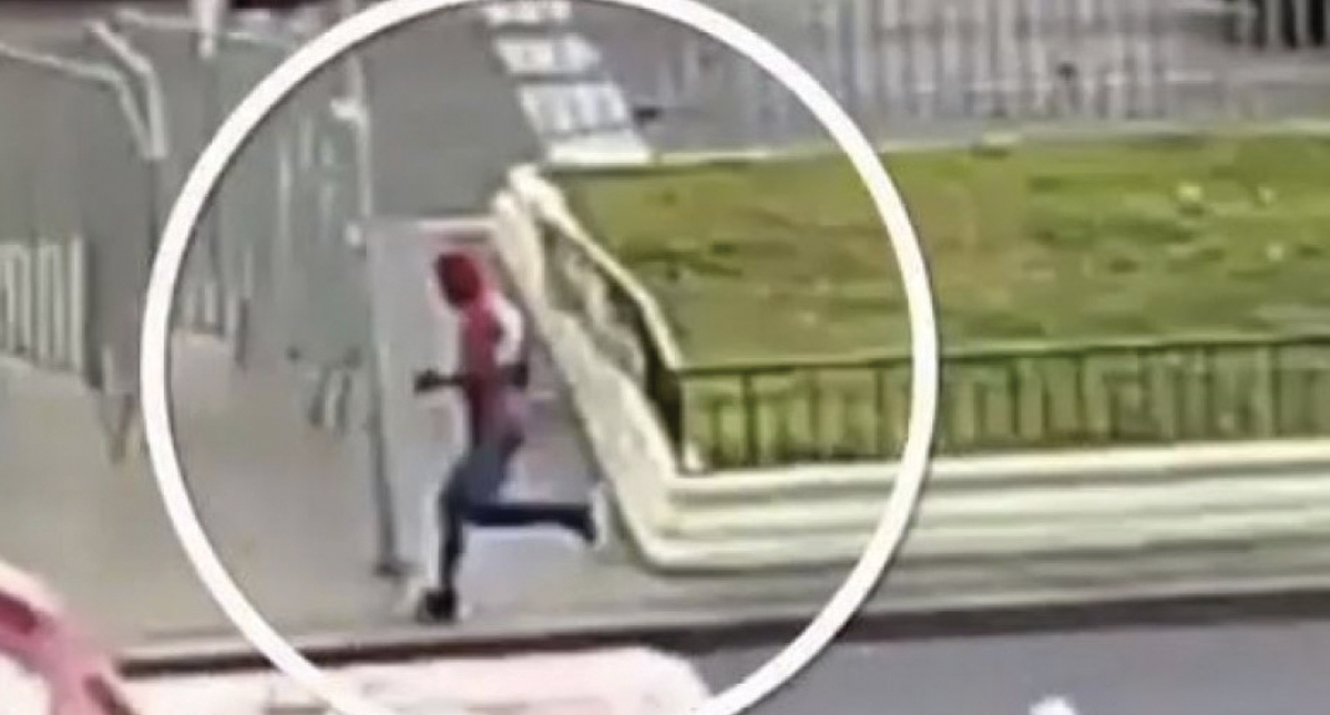 #Video Hombre vestido de Spiderman detiene a ladrón en Chile