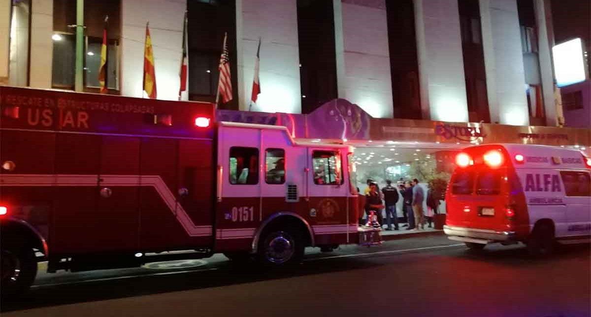 Ecuatorianos se quedan atrapados en elevador de hotel de la CDMX