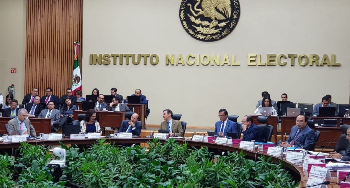 INE aprueba financiamiento público de 5 mil mdp a partidos políticos