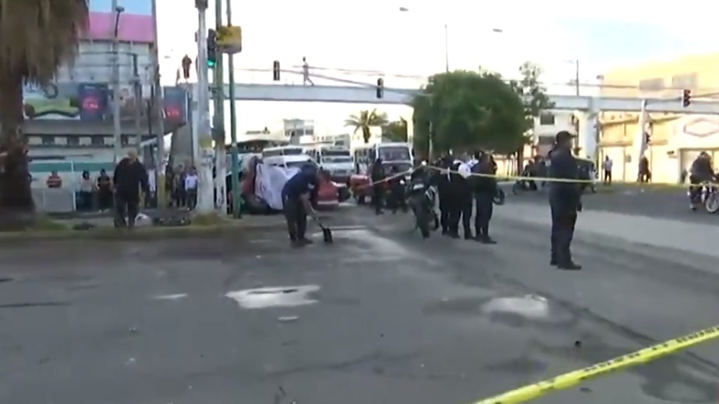 Choque deja dos muertos en Nezahualcóyotl - sitio-del-choque-acordonado