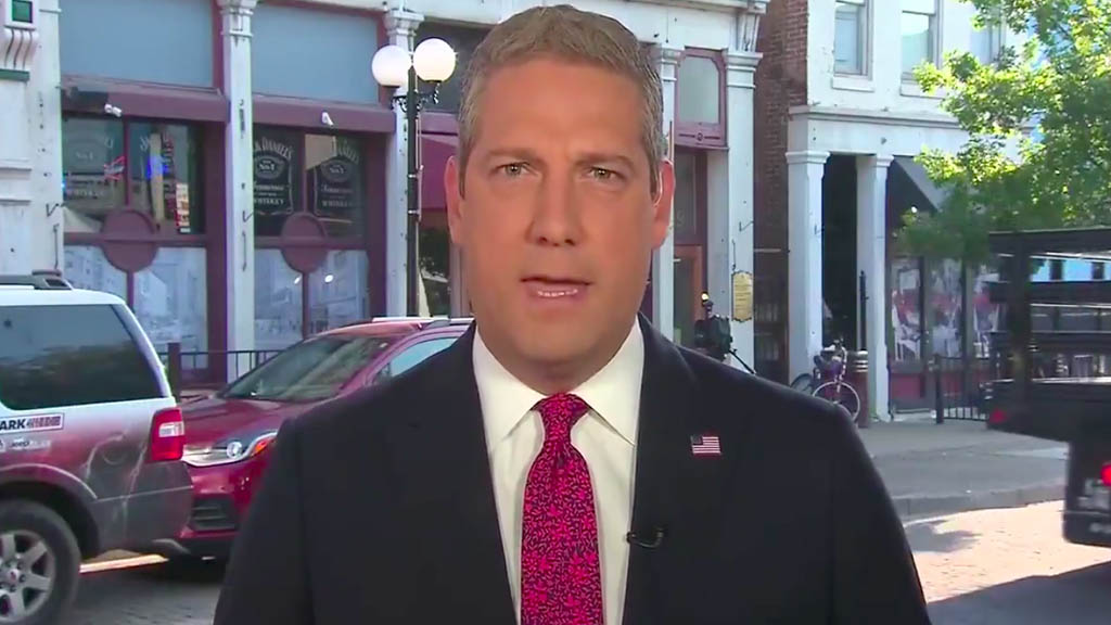 Demócrata urge al Senado aprobar ley de control de venta de armas