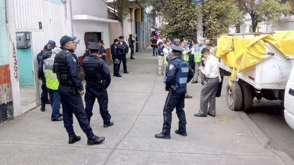 Huachicoleros conectaron toma clandestina subterránea en Iztacalco