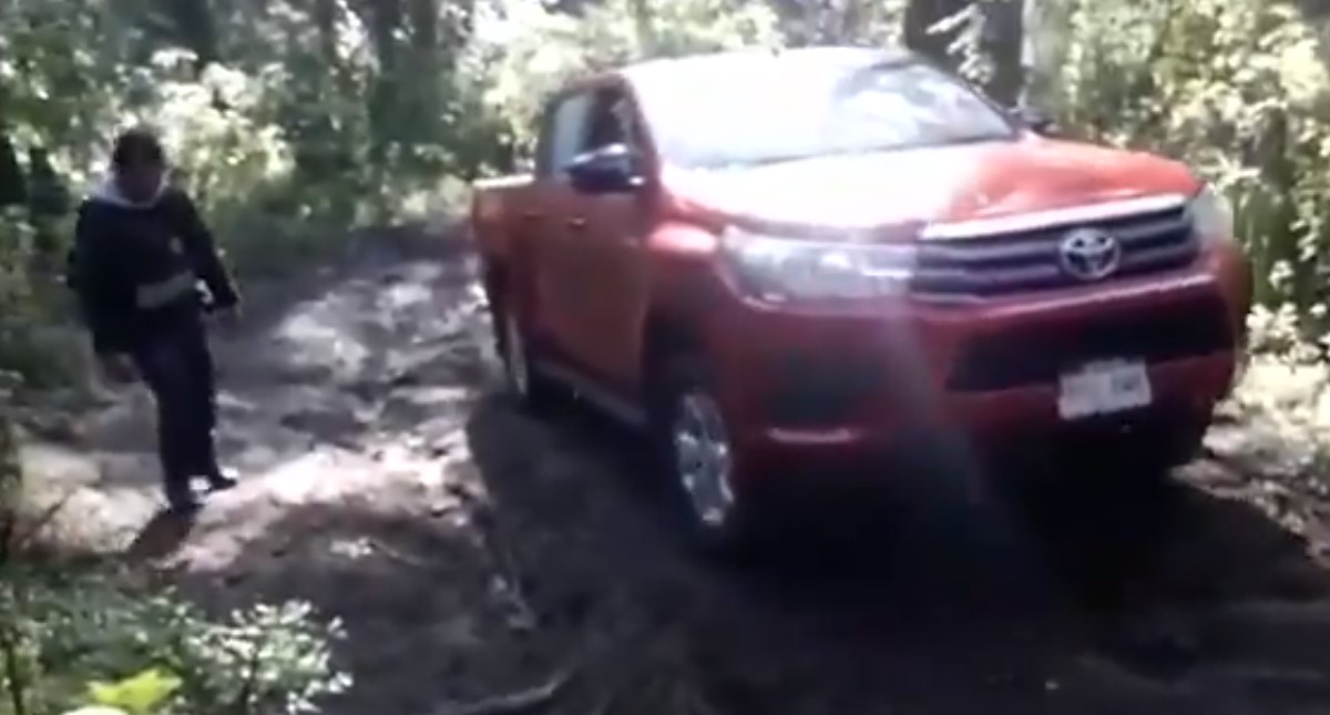 #Video Rescatan a pareja en Los Dinamos