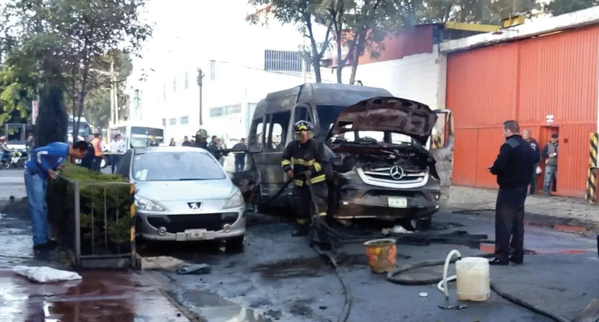 Ernestina Godoy confirma que PGJ investiga quema de unidad de transporte público