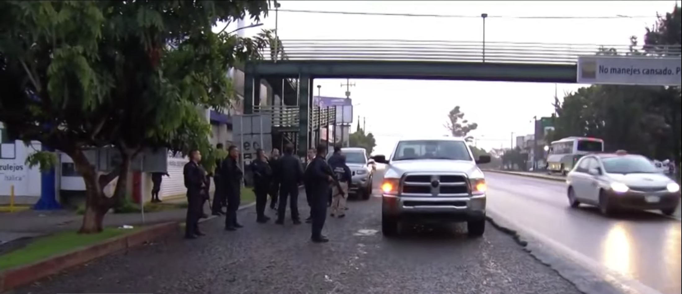 Despliegan a 120 policías en Uruapan tras hallazgo de 19 cuerpos