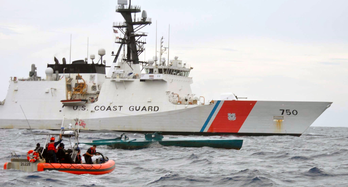 Guardia Costera de EE.UU. encuentra a flote más de 130 kilos de cocaína