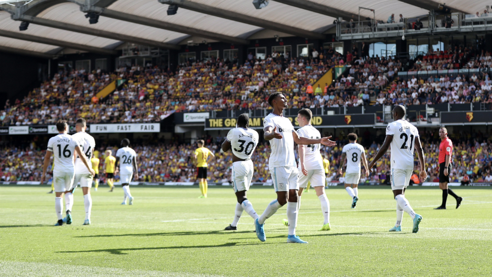 Sin ‘Chicharito’, West Ham logra primer triunfo en Premier League