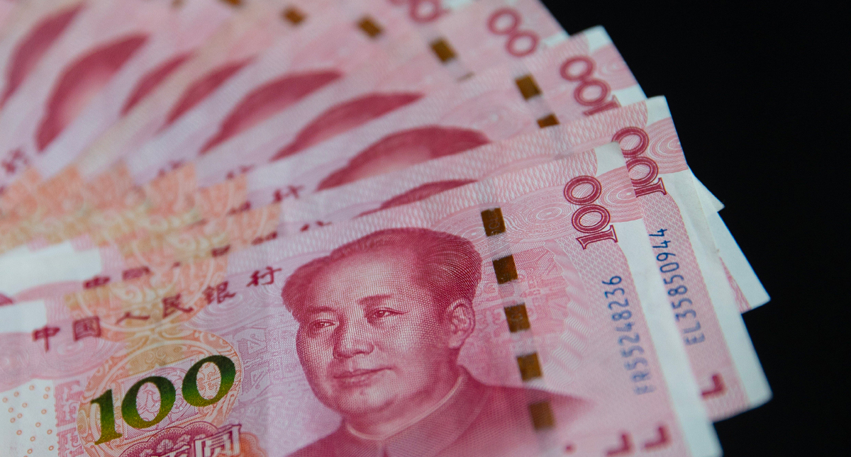 China deja caer el yuan a mínimos desde 2008