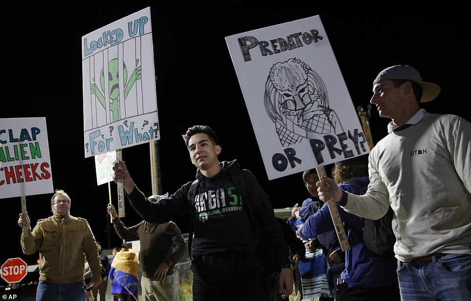 Miles de personas asisten al 'Alienstock' en el Área 51 - 18720096-7480385-image-a-25-1568985666638