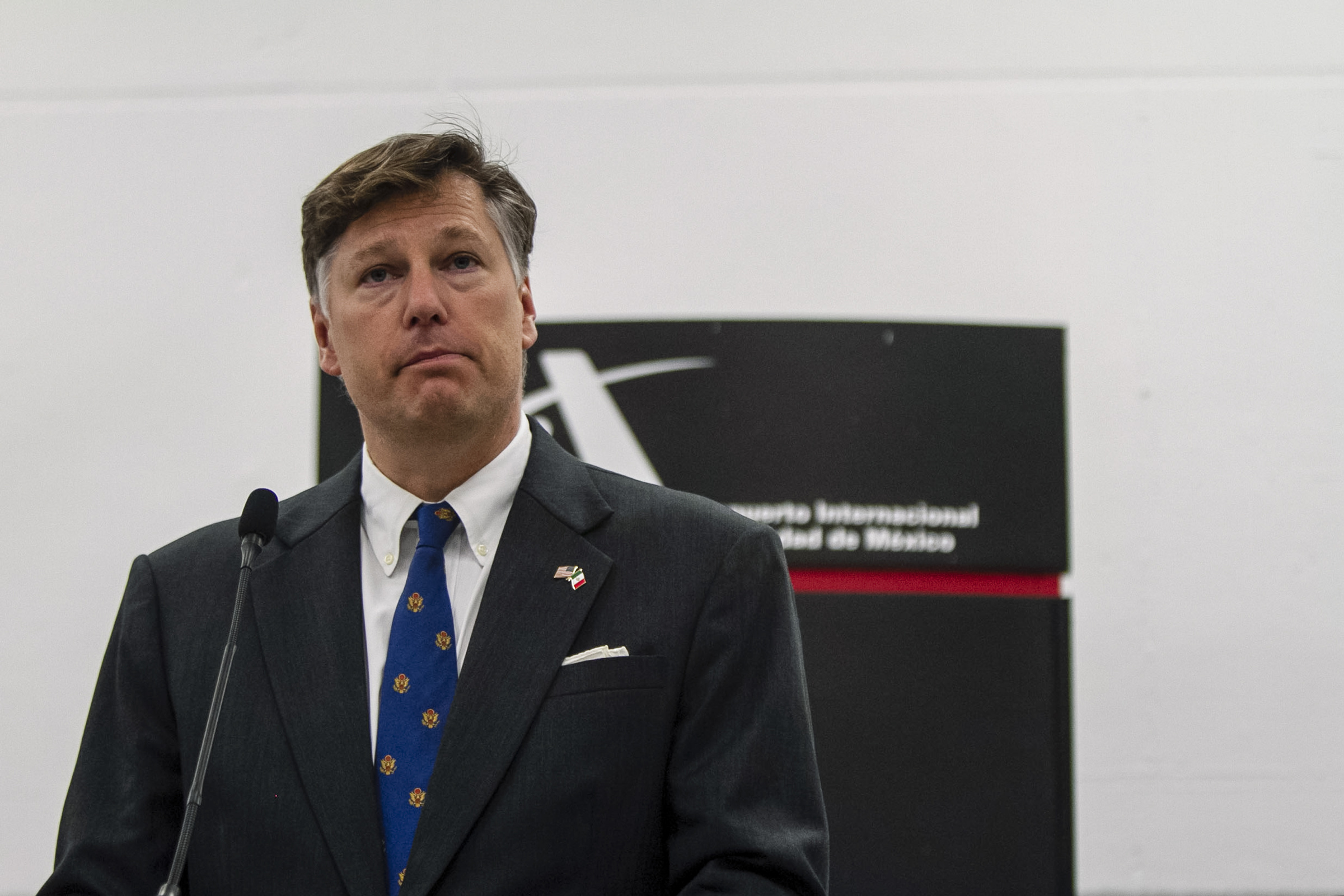 EE.UU. debe hacer más para frenar tráfico de armas a México: Landau