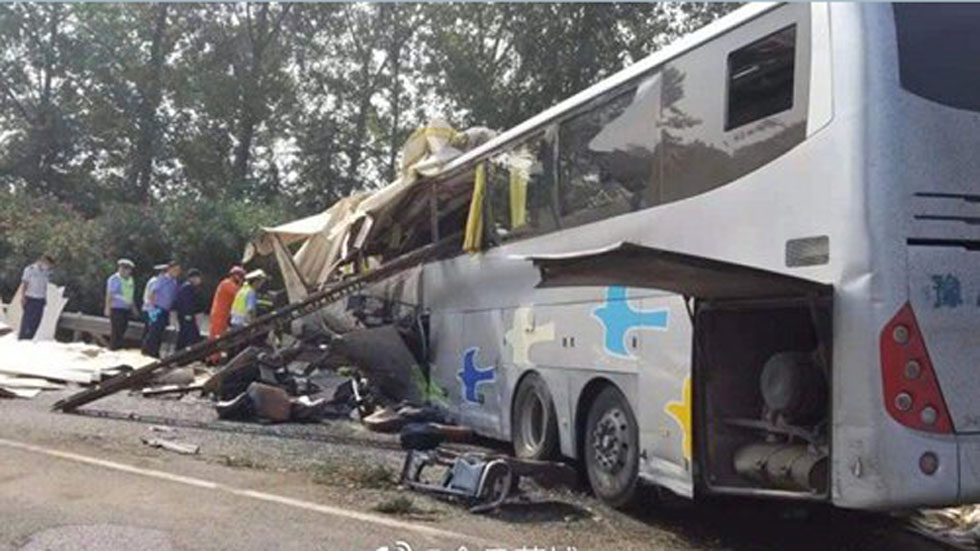 Accidente de autobús deja 36 muertos en China
