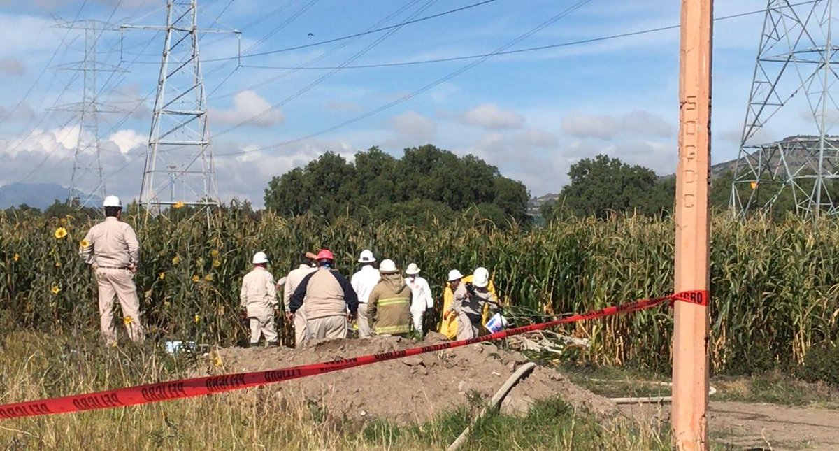 Pemex controla fuga de combustible en Acolman