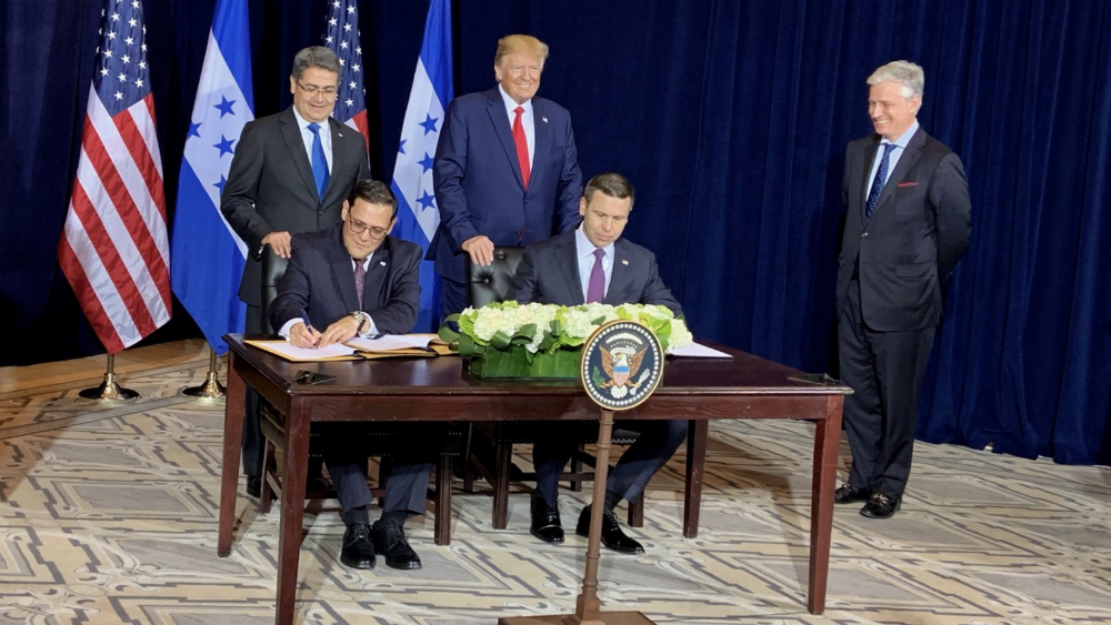 Estados Unidos y Honduras logran acuerdo para limitar migración