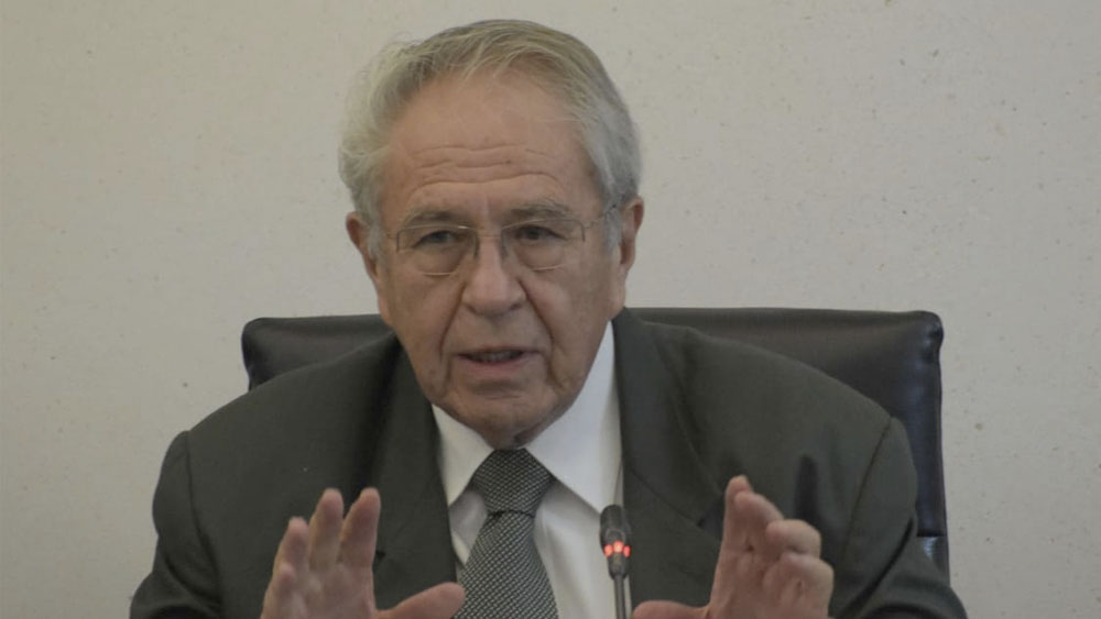 Jorge Alcocer expone fracasos de cobertura universal de salud