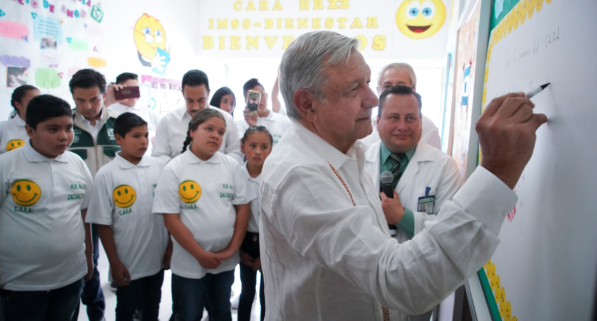 López Obrador promete “dos años sin aumentar la deuda pública”