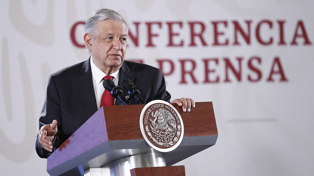 AMLO acusa que el exministro José Ramón Cossío está detrás de amparos para frenar Santa Lucía