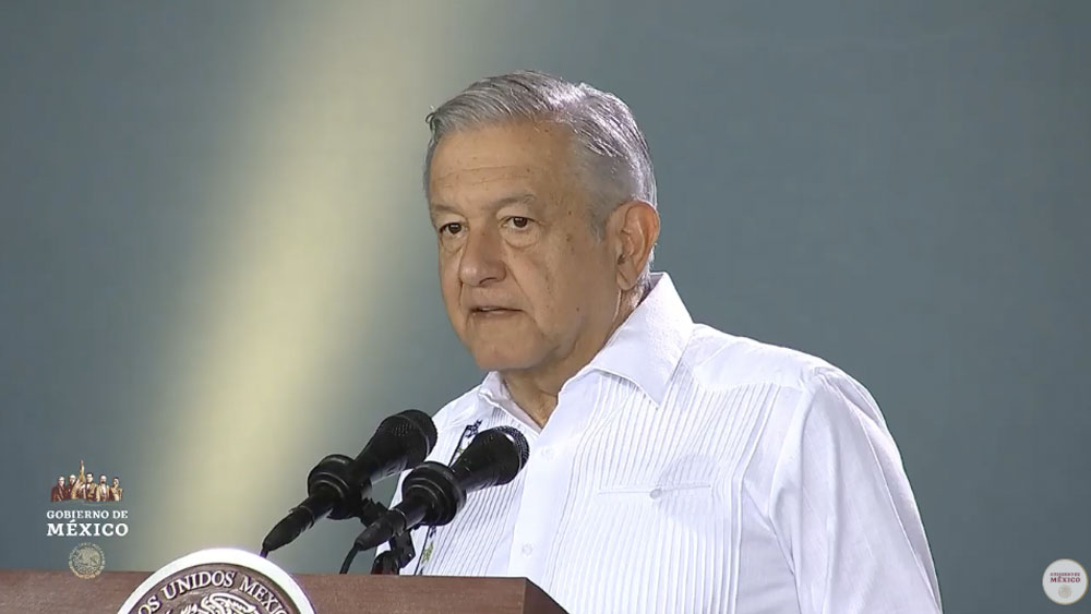 Aviones interrumpen conferencia de López Obrador en Mérida