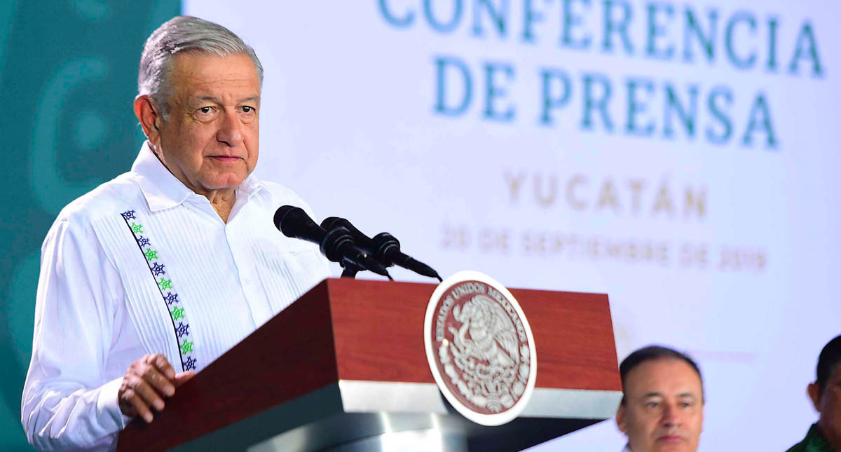 López Obrador llama a empresarios a concluir hospitales en Yucatán