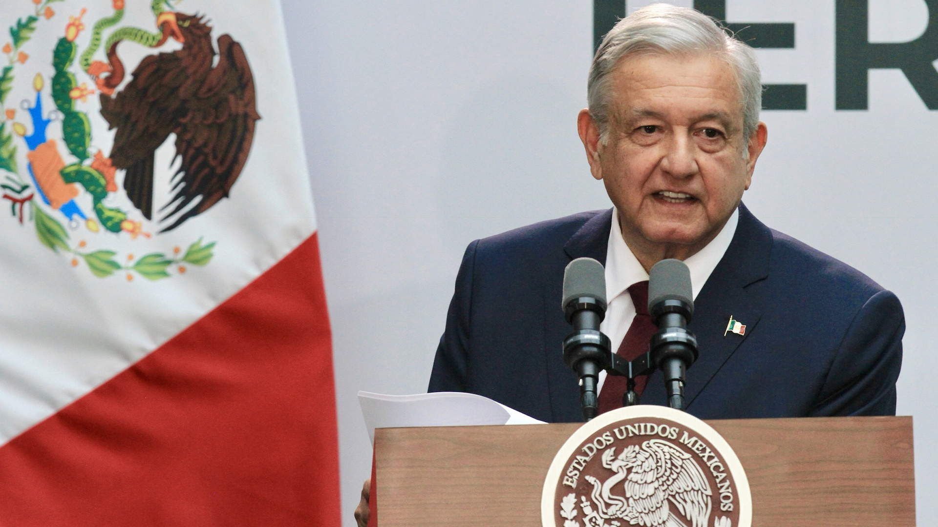 La economía crece poco, pero no hay recesión: López Obrador