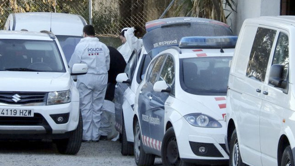 Detienen en España a argentino por dejar morir a su pareja y grabarla