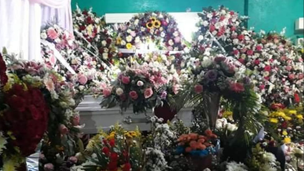 Despiden a niña asesinada por secuestradores en Chiapas - ataud-de-ximena