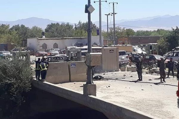 Atentado en mitin del presidente de Afganistán deja al menos 32 muertos - atentado-terrorista-mitin-presidente-de-afganistan