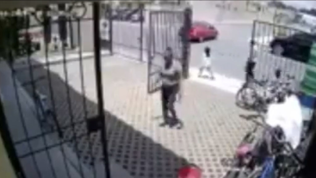 #Video Mujer atropella a niña de seis años en Tecámac