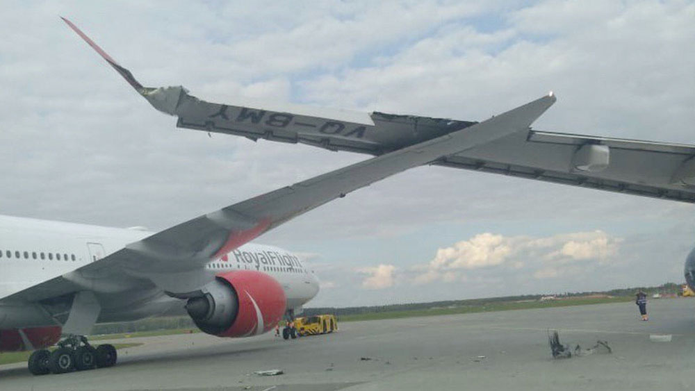 Chocan dos aviones en aeropuerto de Moscú
