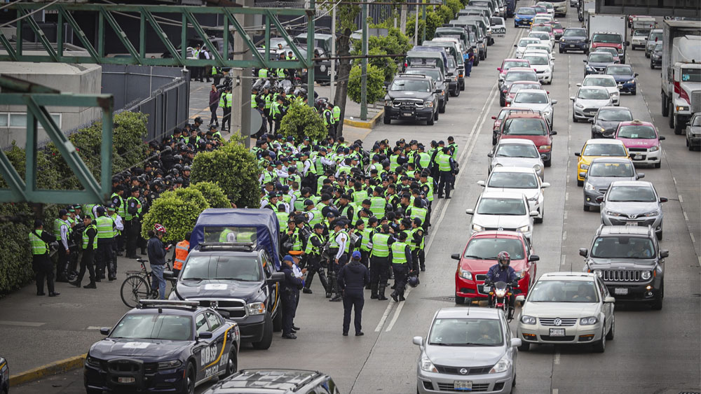 Rutas alternas para llegar al AICM ante bloqueo de policías federales