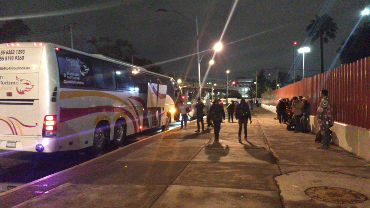 La Coordinadora mantiene plantón en la Cámara de Diputados para impedir que aprueben leyes educativas - bloqueo-cnte-san-lazaro-2