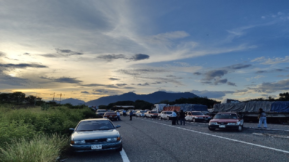 Sección 22 de la CNTE convoca a bloqueo indefinido de carreteras en Oaxaca
