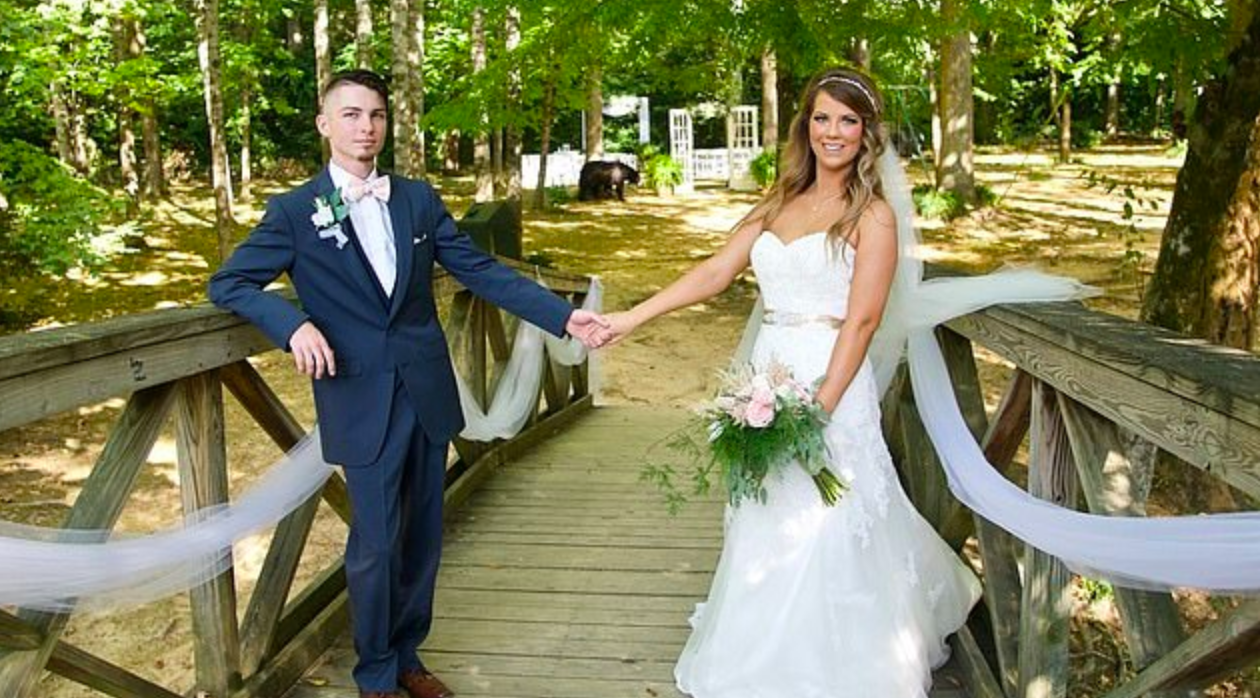 Oso grizzly irrumpe en boda en Tennessee
