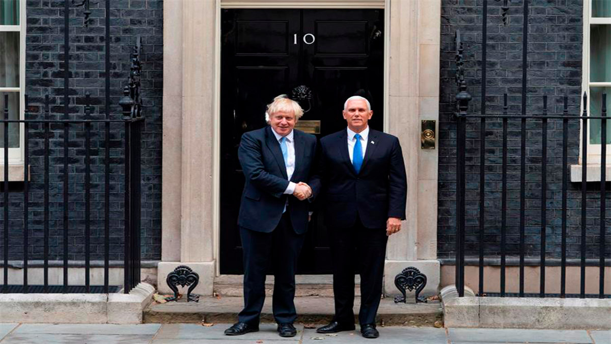 Johnson busca excluir la sanidad de acuerdo de libre comercio con EE.UU.