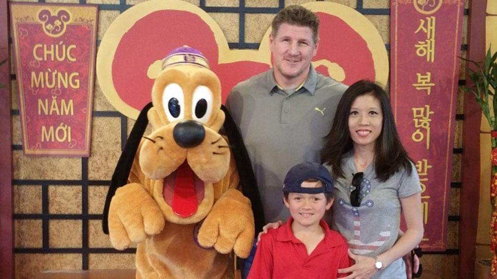 Murió actor de 'Two and a Half Men' y 'Carnivále' - brian-turk-con-su-familia