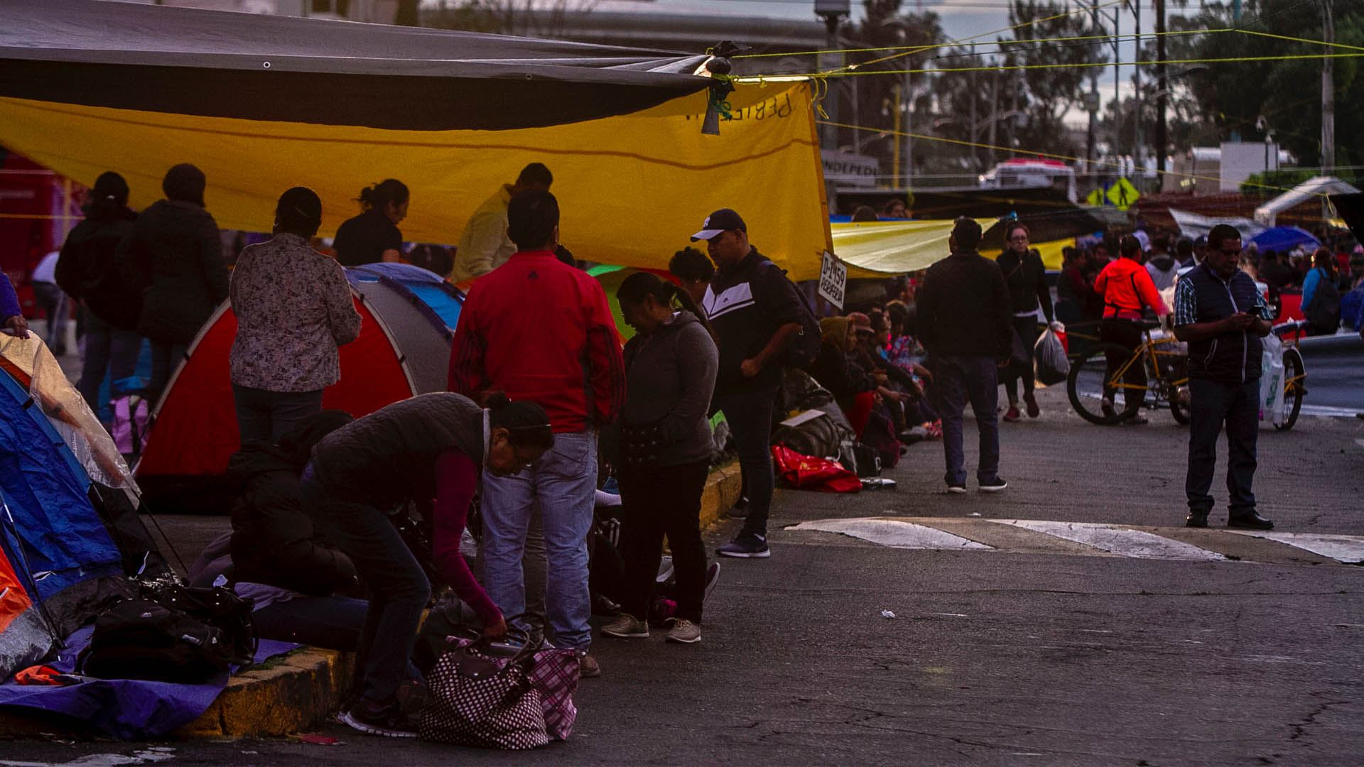 La Coordinadora mantiene plantón en la Cámara de Diputados para impedir que aprueben leyes educativas