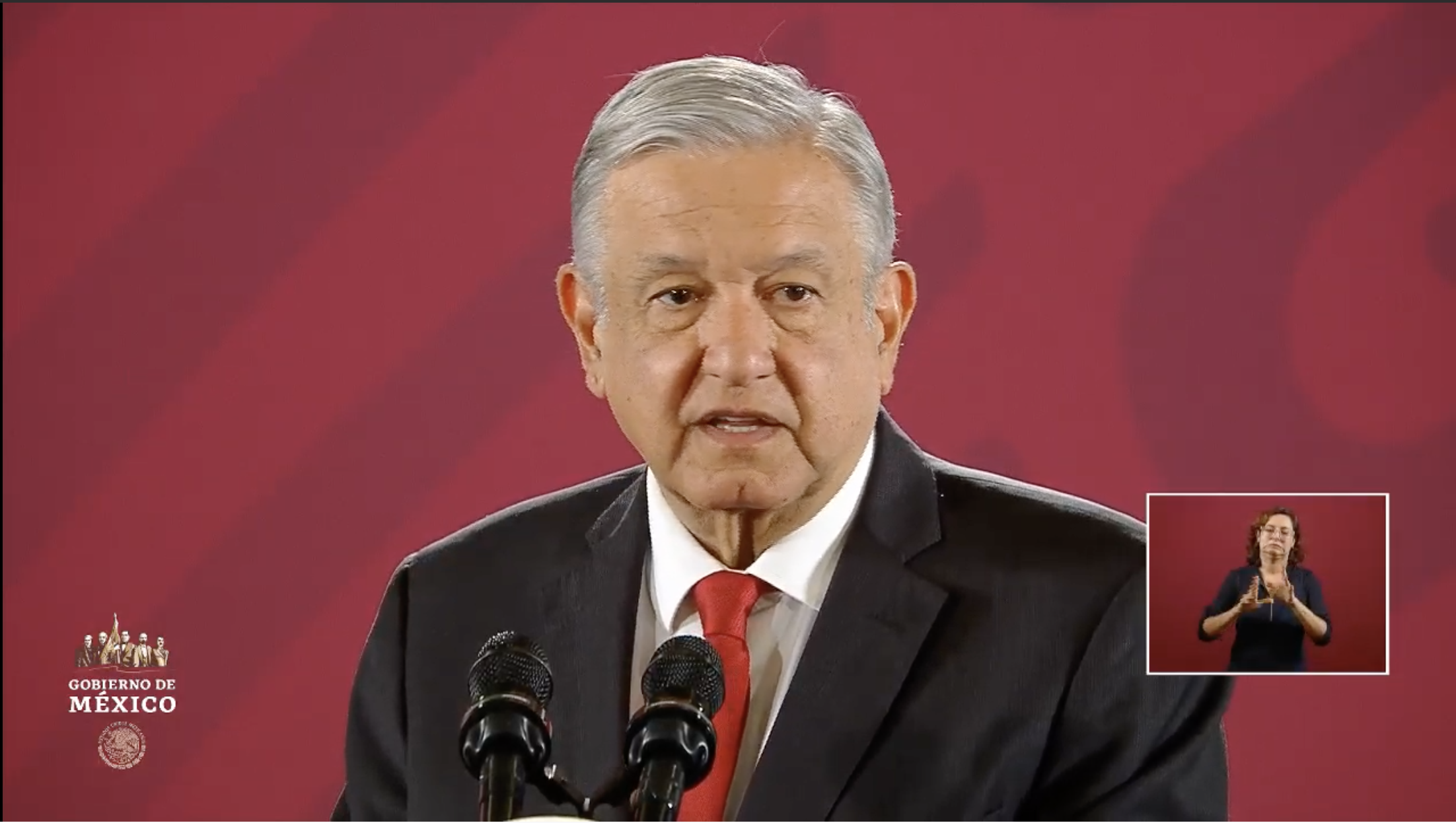 AMLO niega que él y su esposa sean socios de 26 empresas