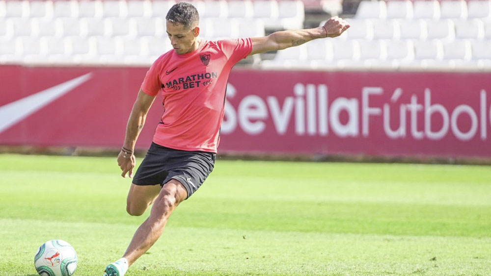 Chicharito celebra la Independencia de México desde Sevilla