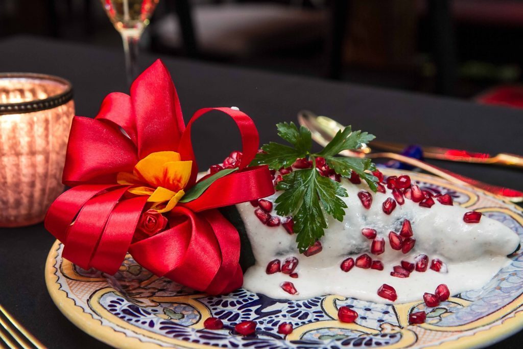 ¿Dónde comer los mejores chiles en nogada de la temporada? - chiles-5