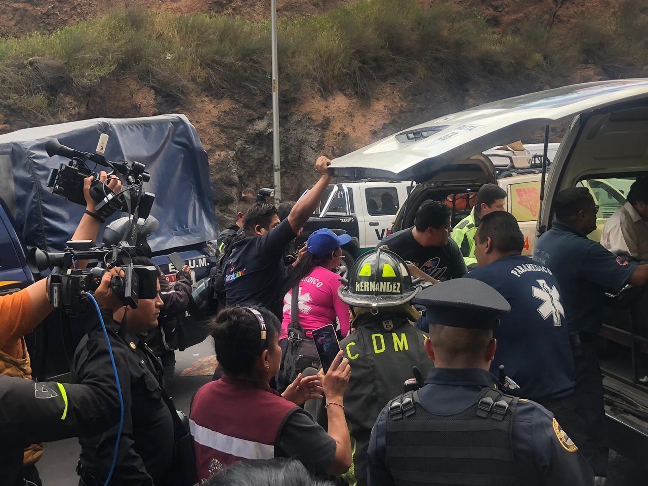 Choque de combi en la autopista México-Pachuca deja 10 lesionados - choque-de-combi-autopista-mexico-pachuca