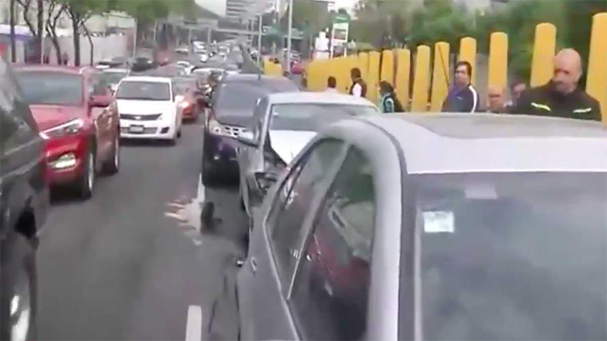 Choque múltiple colapsa la circulación en Río San Joaquín