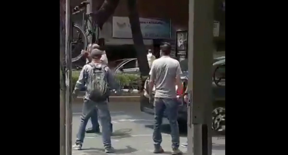 #Video Conductor agrede a ciclista en alcaldía Benito Juárez