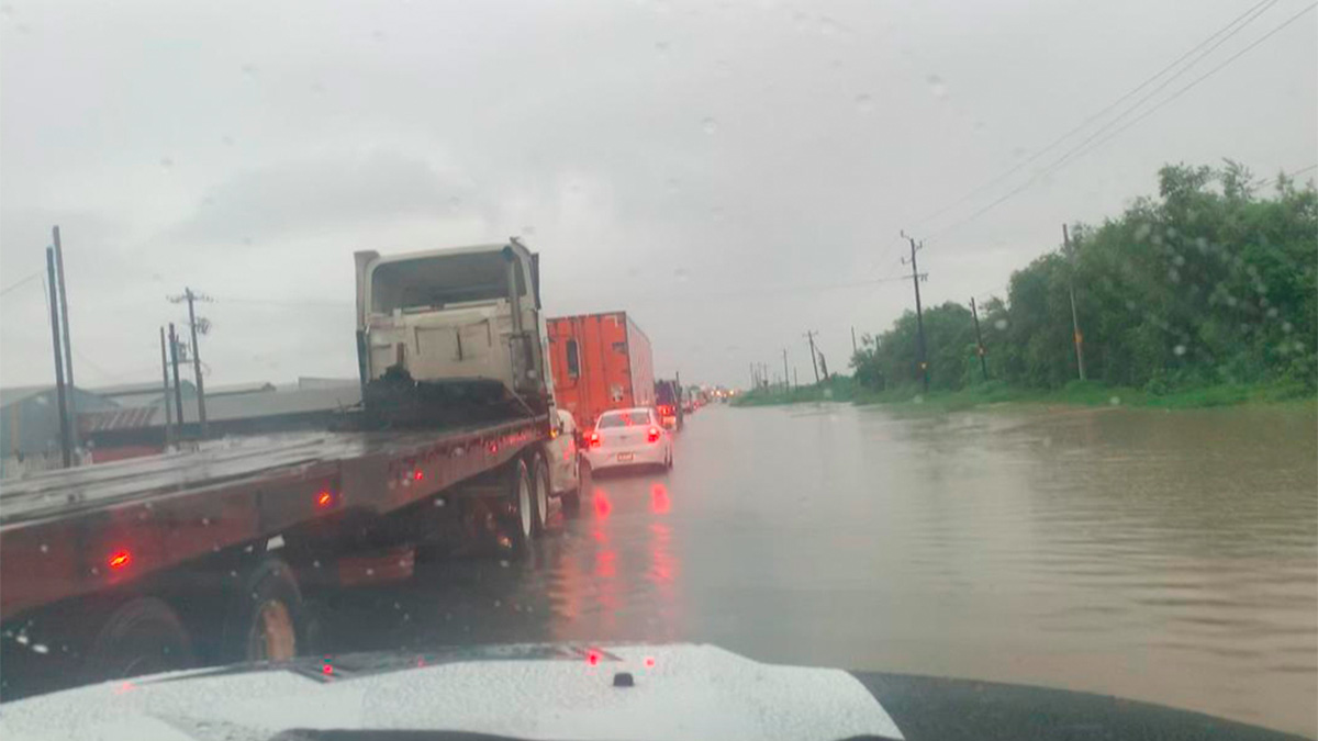 Autopista Monterrey-Nuevo Laredo continúa cerrada por daños por Fernand
