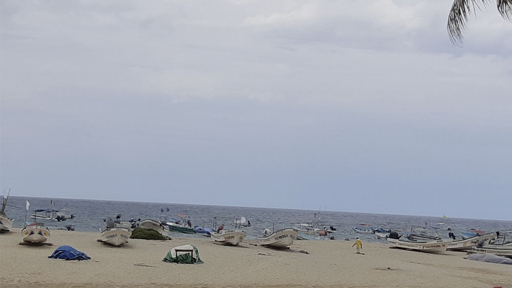 Cierran Bahías de Huatulco a navegación por lluvias y fuerte oleaje