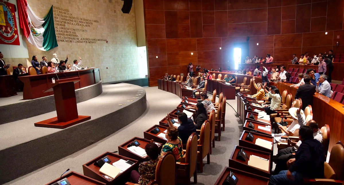 Congresos estales cuestan mucho y gastan más de lo planeado: IMCO