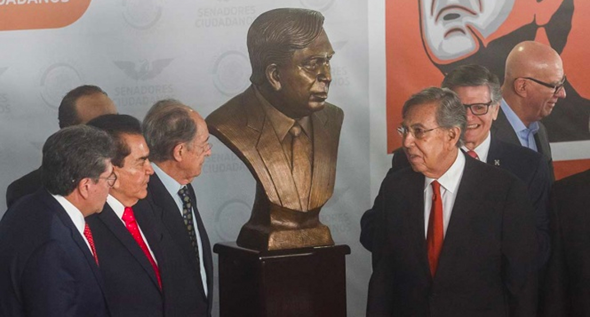 Senado de la República devela busto de Cuauhtémoc Cárdenas