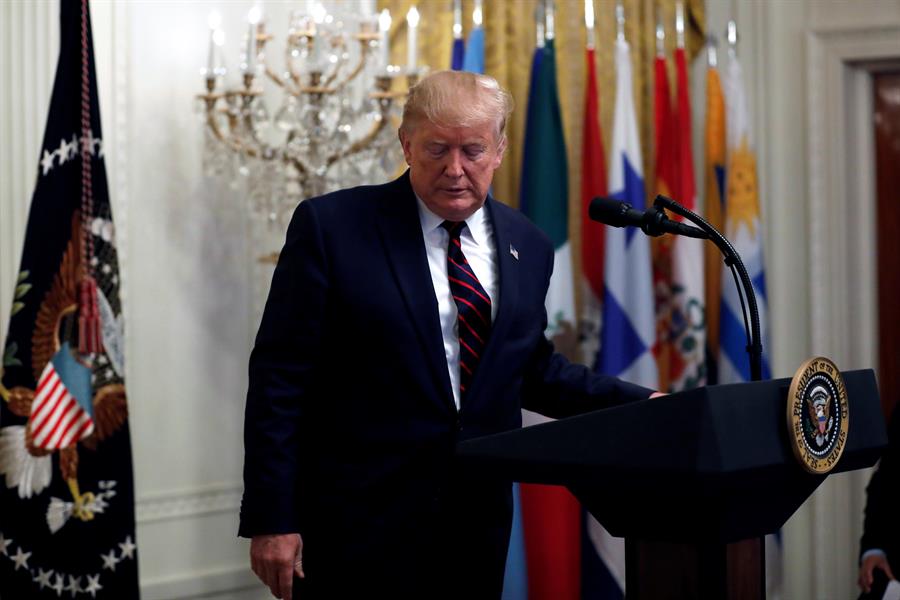 Donald Trump vuelve a quejarse de “acoso” y ataca a demócratas