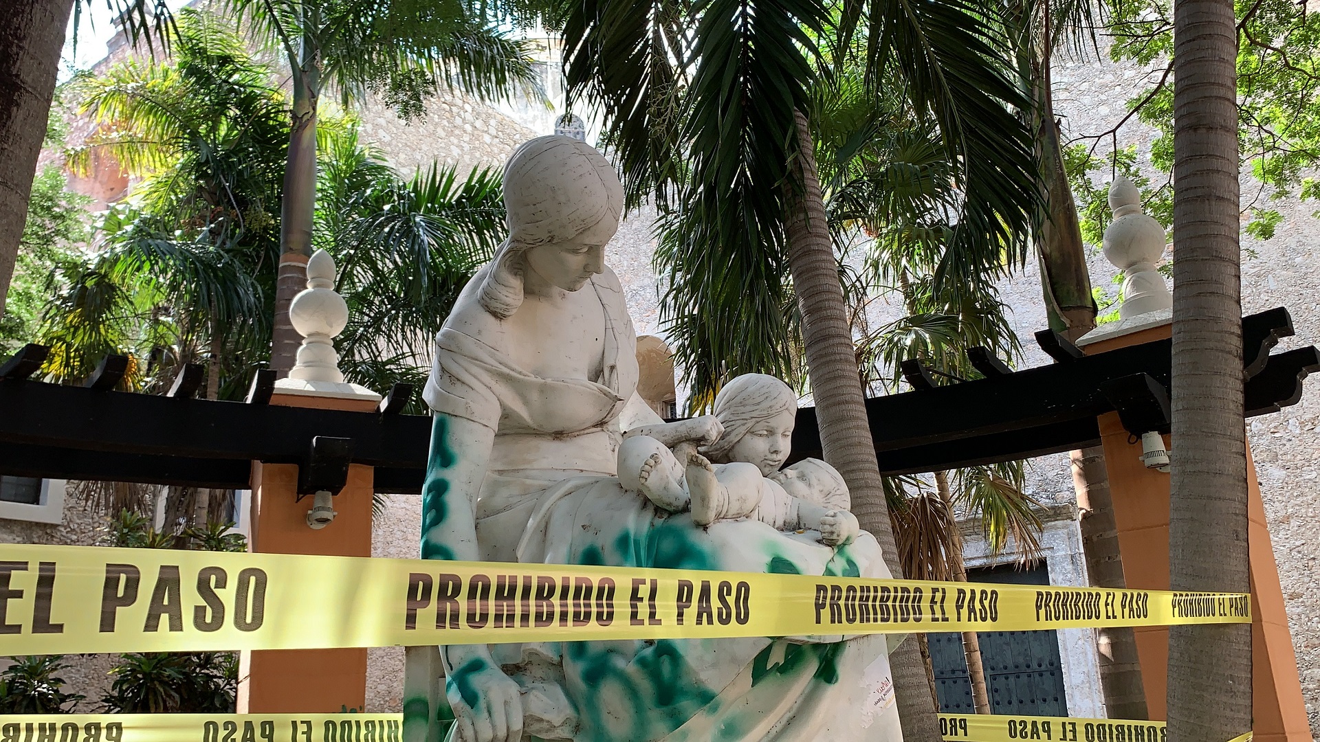 Demandan a mujeres por vandalizar Monumento a la Maternidad en Mérida