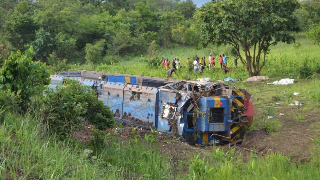 Descarrilamiento de tren deja al menos 50 muertos en el Congo